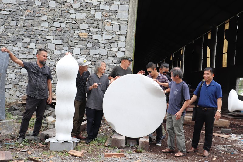 Khong gian nghe thuat ben ngoai 1