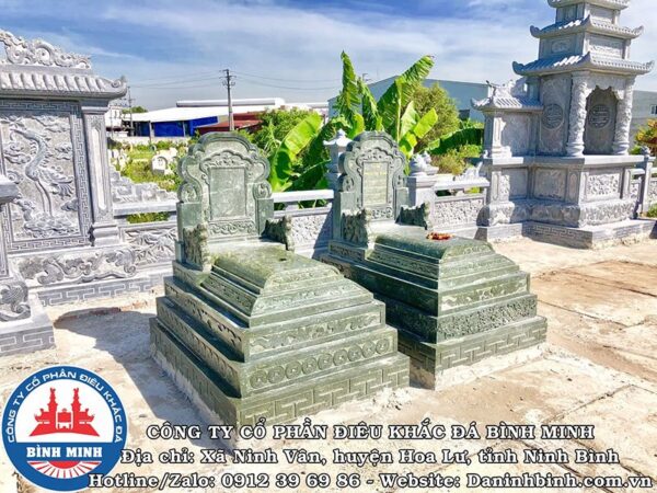 Mộ đá xanh rêu giật cấp tại Nam Định
