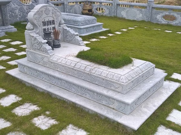 Những ngôi mộ được thiết kế rất cầu kỳ và sang trọng thể hiện sự tôn kính đến với những người đã khuất