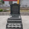 Mẫu Mộ đá xanh rêu giả cổ đẹp, thành kính, kích thước mộ 81 x 127cm