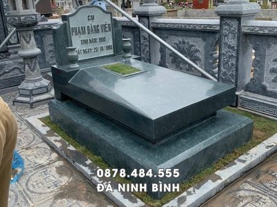 Mẫu Mộ đá xanh rêu   Mộ đá 2 cấp nguyên khối, bền đẹp